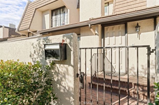 $749,999 | 6232 Nita Avenue, Unit 1/2 | Woodland Hills