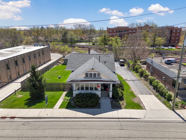 $525,000 | 111 East Palatine Road | Palatine