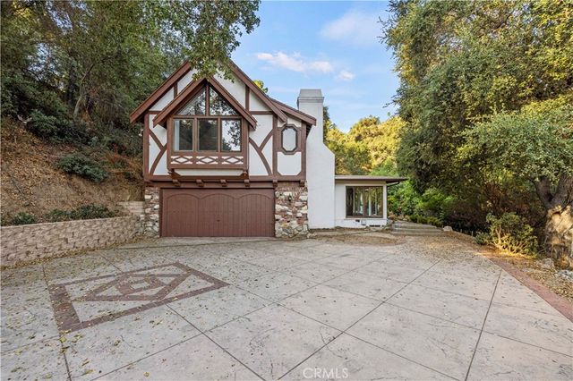 $8,000 | 3891 Hampstead Road | La Canada Flintridge