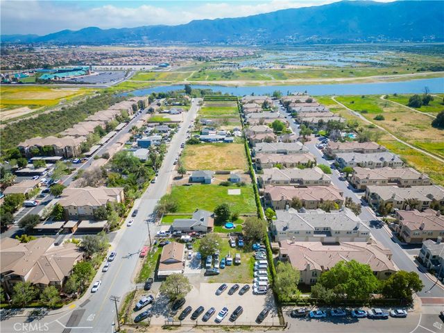 $549,000 | 2006 Lakeshore Drive | South Lake Elsinore