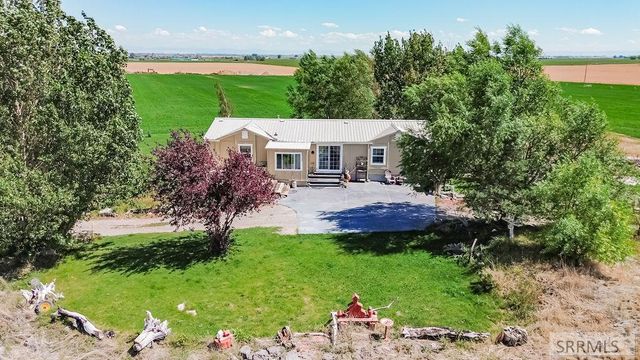 $425,000 | 2706 East 625 Road North