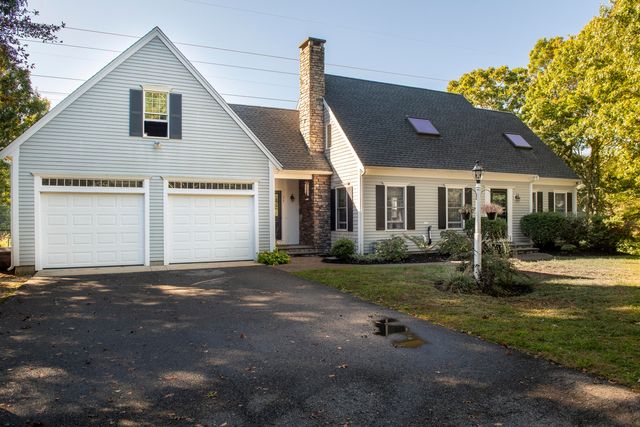 $925,000 | 35 Wingfoot Drive | Yarmouth Station