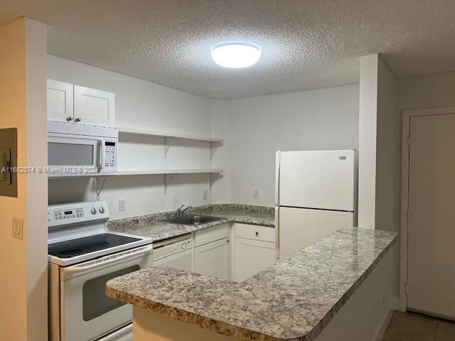 $1,675 | 10701 Cleary Boulevard, Unit 106 | Jacaranda