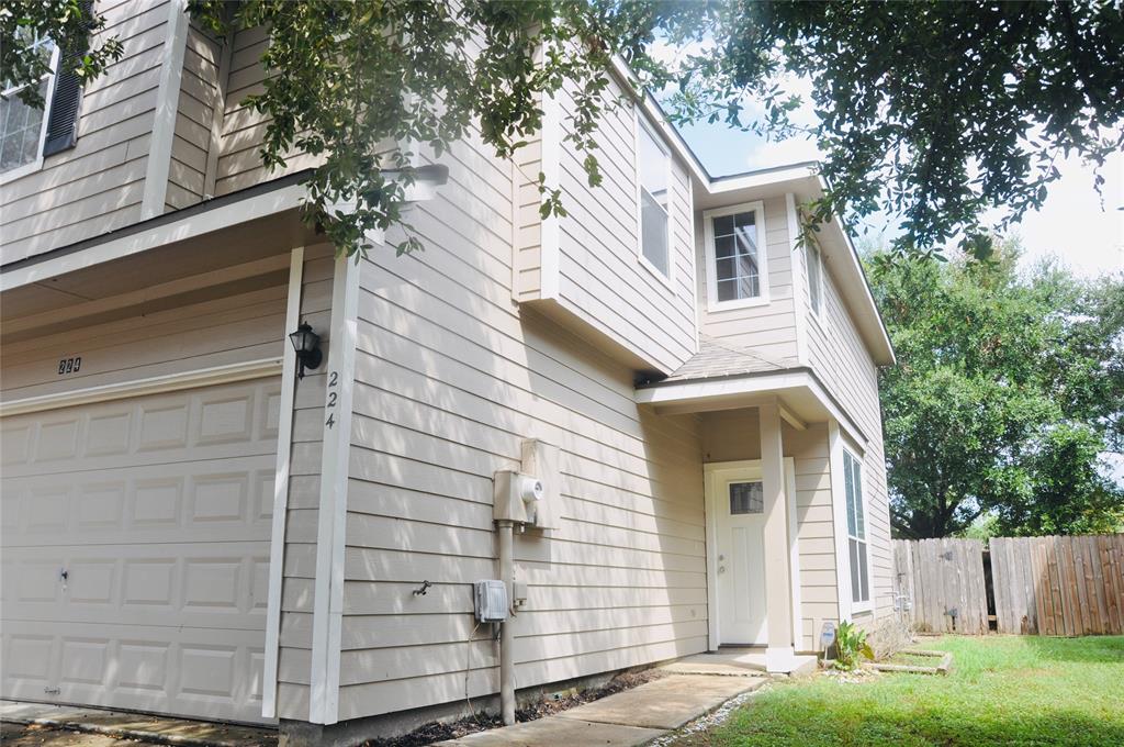 front view of house with a yard