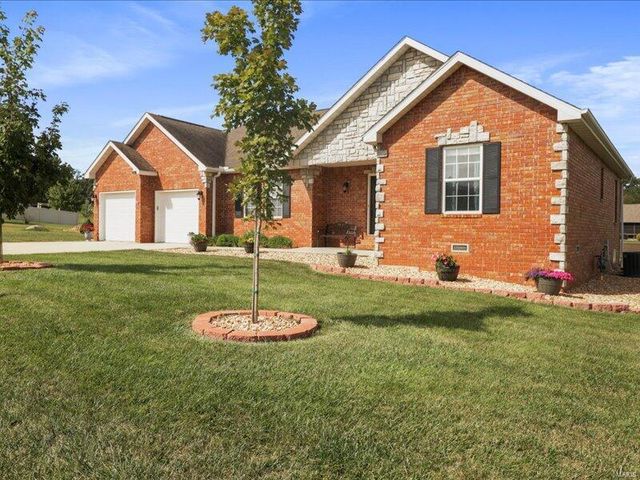 $349,900 | 2321 Alley Springs Drive | West Plains