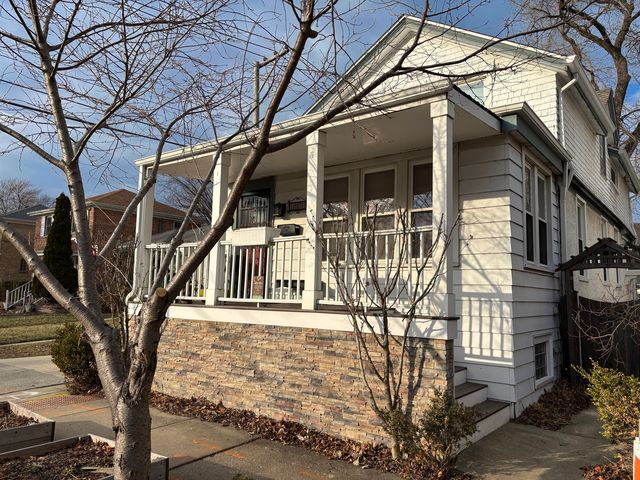 $3,295 | 1533 Dempster Street | Evanston