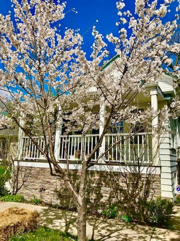 $3,295 | 1533 Dempster Street | Evanston