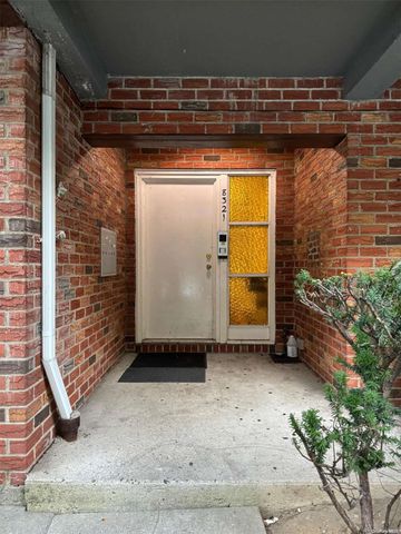 $3,600 | 83-21 Lefferts Boulevard | Kew Gardens