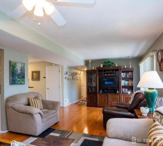 $439,000 | 1101 Stony Brook Way | Maple Mead-Red Lion