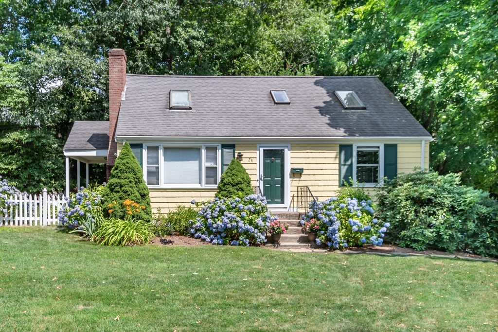 front view of house with a yard