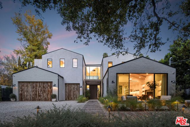 $5,995,000 | 4826 Woodley Avenue | Encino