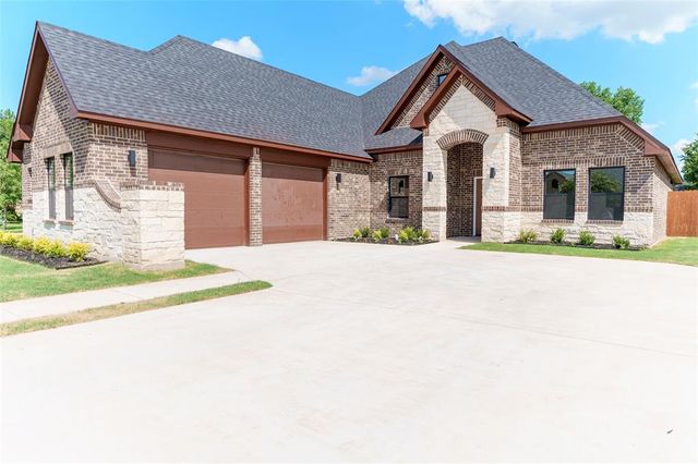 $485,000 | 2013 Parker Place | Corsicana