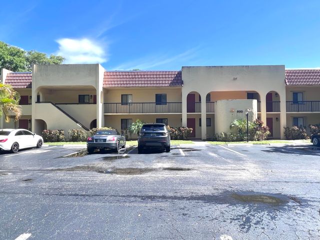 $2,850 | 930 Southwest 9th St Circle, Unit 102 | Southwest Boca Raton