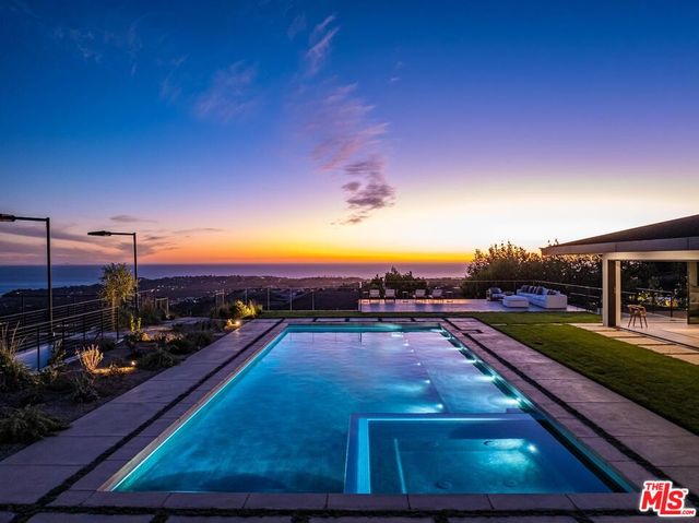 $18,995,000 | 5837 Murphy Way | Central Malibu