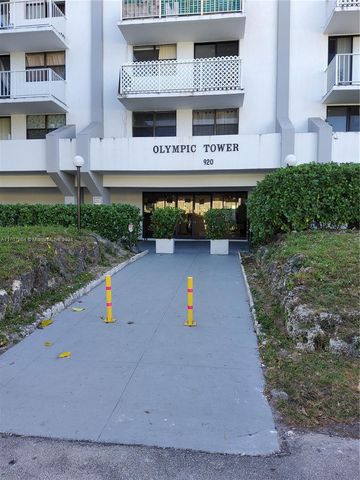 $1,700 | 920 Northeast 169th Street, Unit 511 | Windward