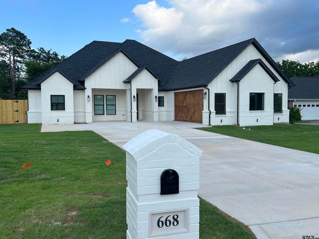 $449,900 | 668 Dela Cruz Drive | Winnsboro