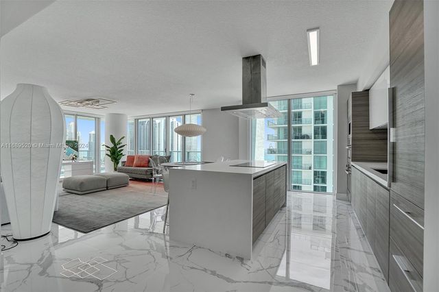 $1,649,000 | 330 Sunny Isles Boulevard, Unit 52207 | Sunny Isles Beach