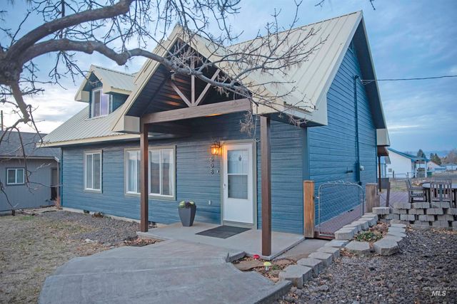 $369,900 | 608 School Avenue | Council