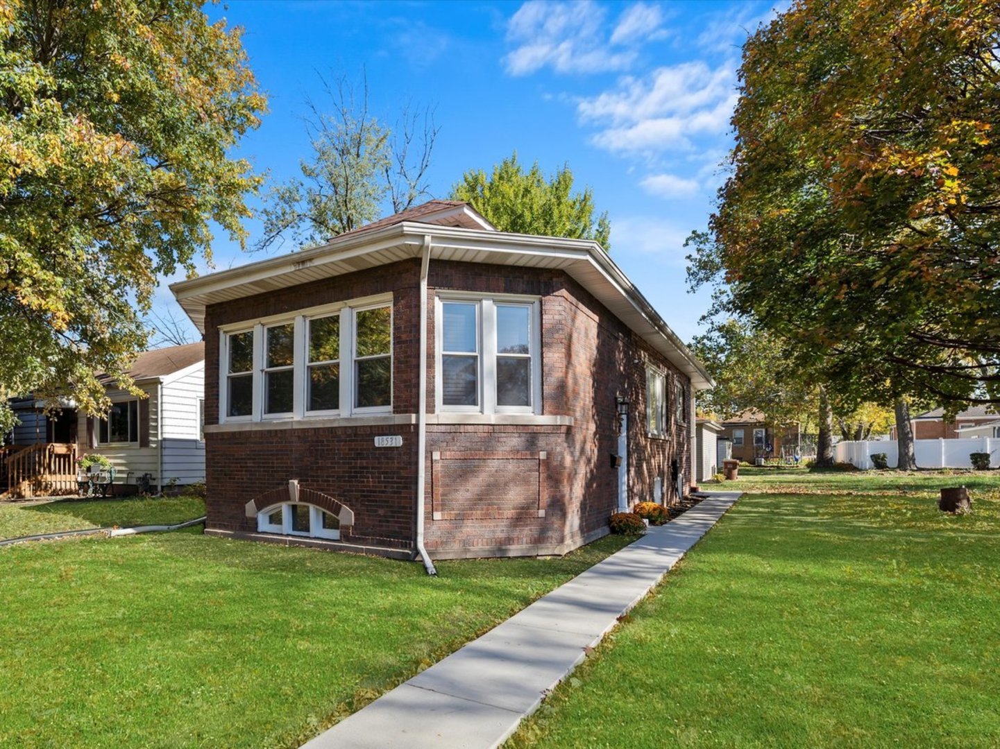 a front view of house with yard