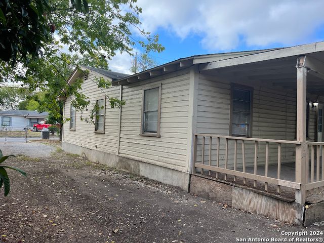 $140,000 | 407 Vickers Avenue | Tierra Linda