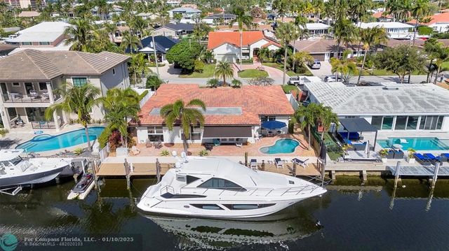 $2,050,000 | 2524 Southeast 9th Street | Santa Barbara Shores