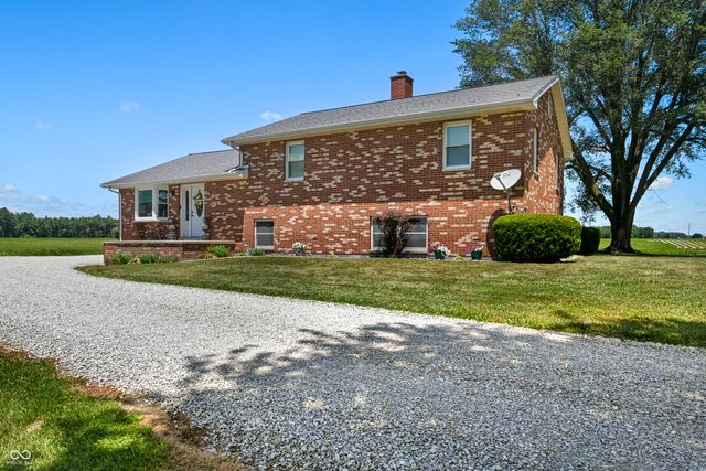 $450,000 | 6827 South Co Road 150 East | Marion Township - Decatur County