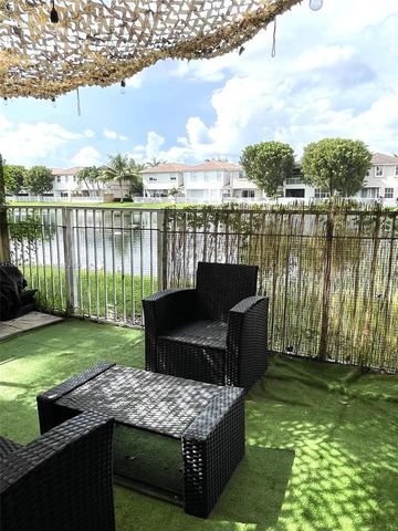 $3,090 | 10803 Northwest 83rd Street, Unit 71 | Islands of Doral