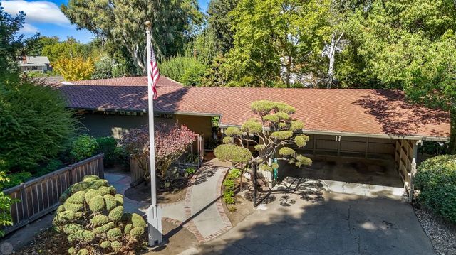 $649,000 | 3621 Country Club Boulevard | Stockton Country Club