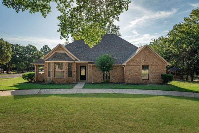 $675,000 | 105 South Forest Lane | Double Oak