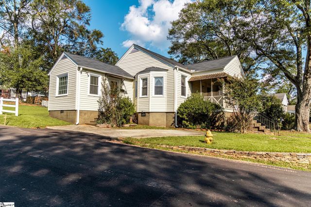 $220,000 | 12 Center Street | Taylors