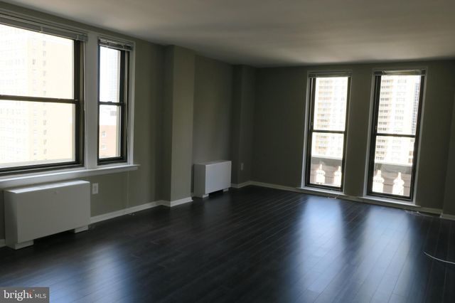 $2,350 | 135 South 19th Street, Unit 1204 | Rittenhouse Square