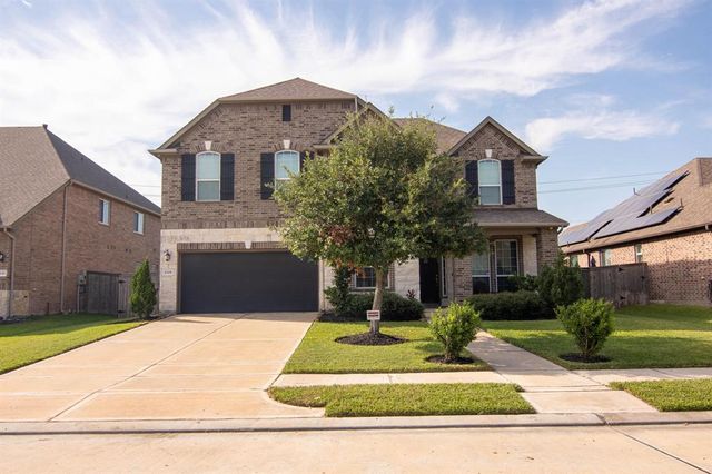 $469,000 | 2328 Dolan Falls Lane | Pearland