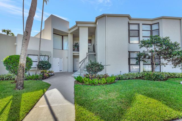 $325,000 | 6418 La Costa Drive, Unit 102 | Boca del Mar