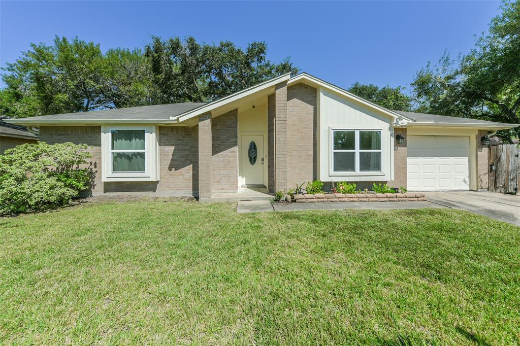 front view of house with a yard