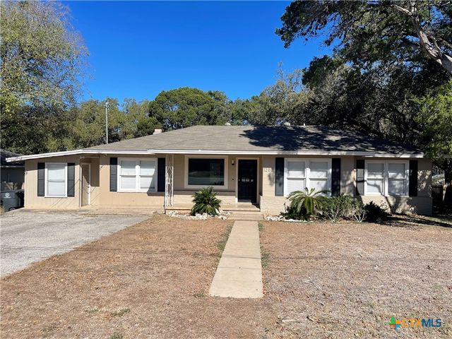 $1,895 | 1252 Fredericksburg Road | New Braunfels