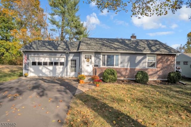 $274,900 | 411 March Boulevard | Upper Pohatcong