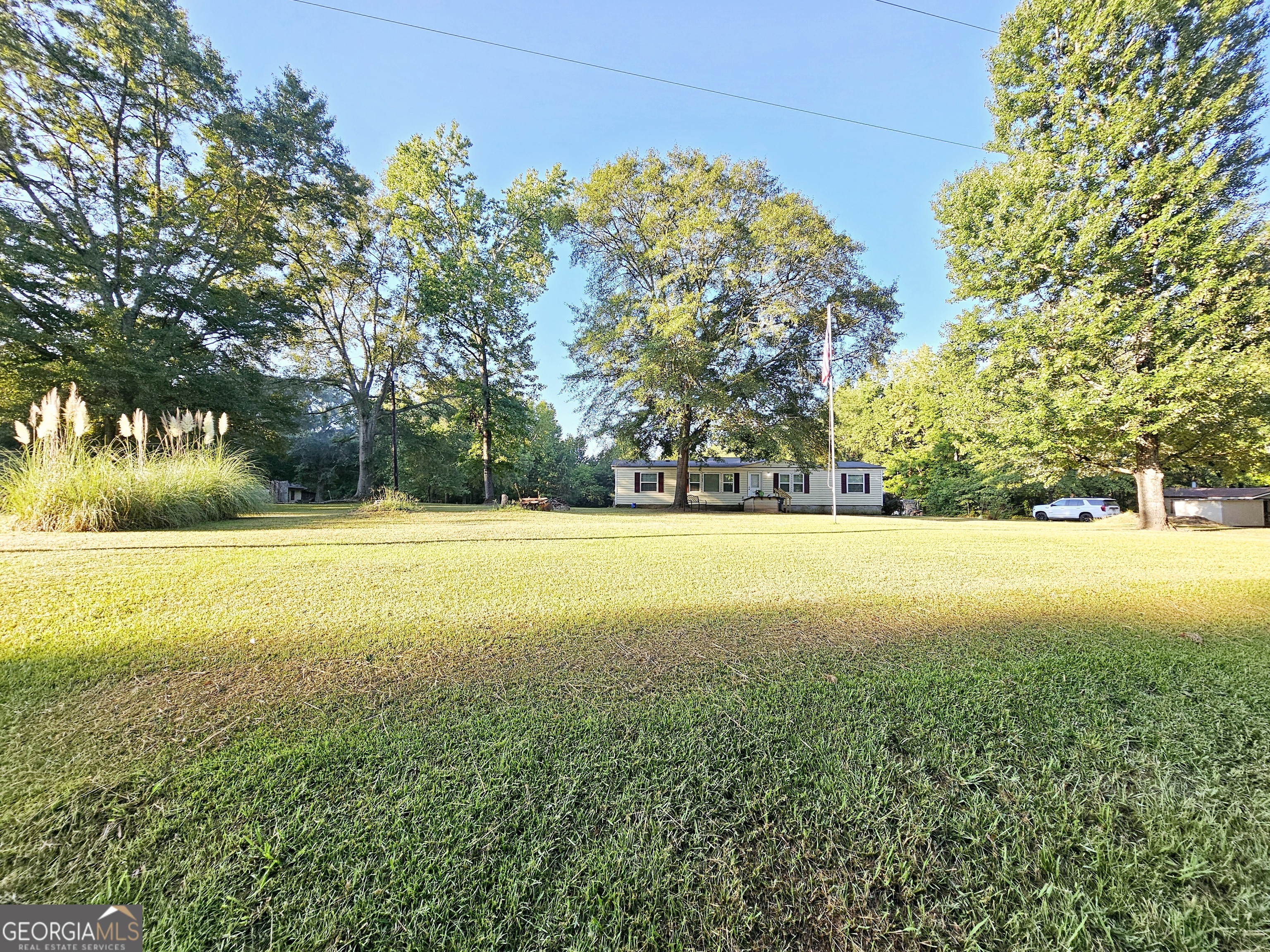 a view of outdoor space with garden view