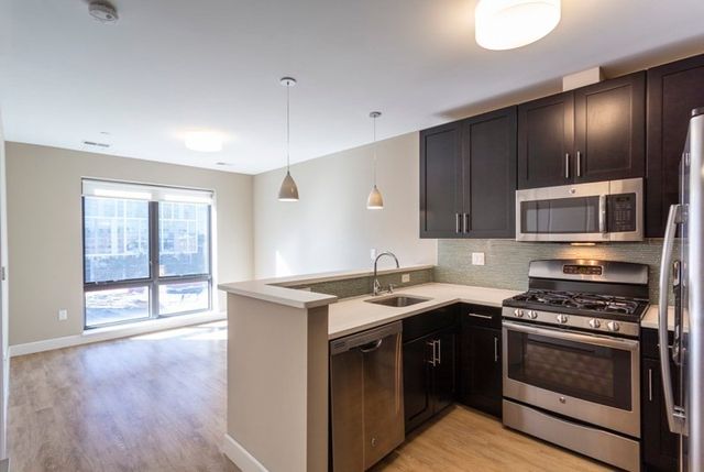 $3,400 | 33 Rogers Street, Unit 308 | East Cambridge