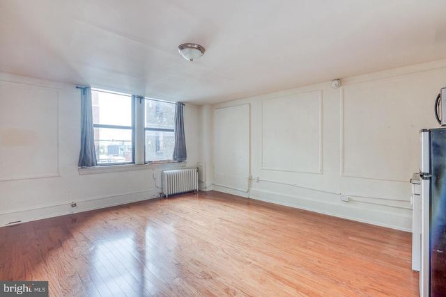 $1,050 | 1324 Locust Street, Unit 532 | Avenue of the Arts South