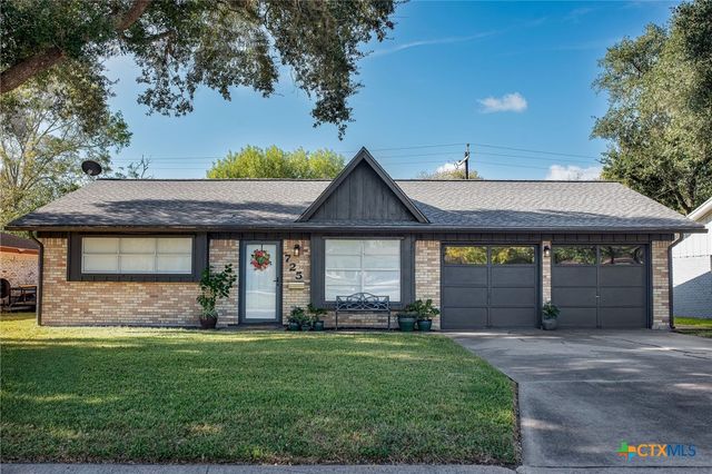 $269,900 | 725 Willowick Drive | Port Lavaca