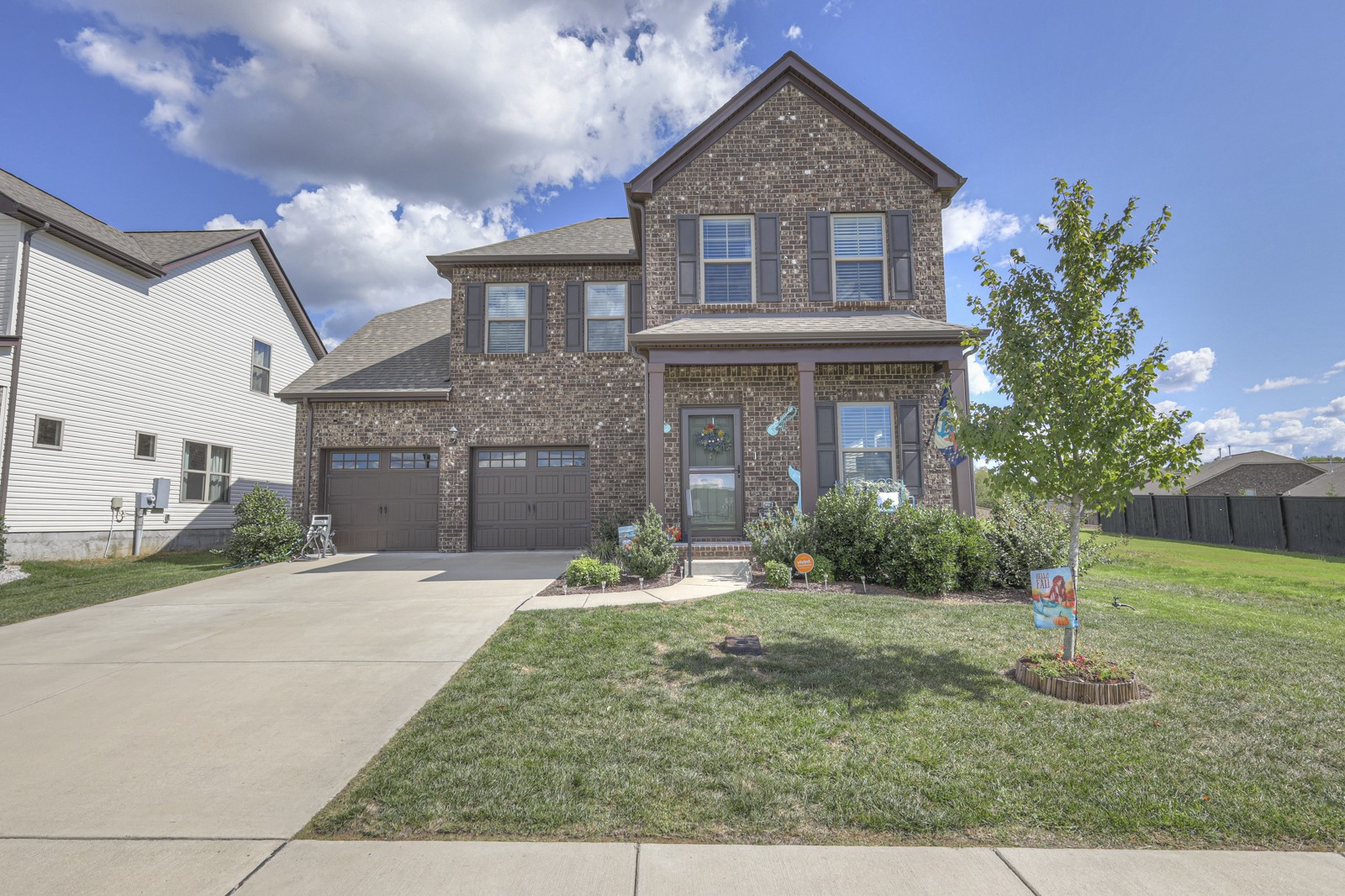 Welcome to 1239 Westgate Dr in the popular Patterson Farms community!