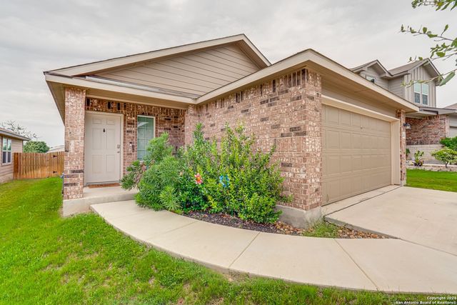 $249,997 | 261 Middle Grn Loop | Floresville