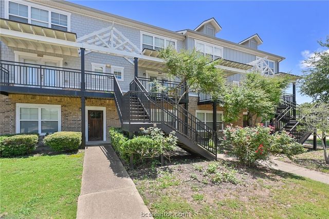 $229,999 | 1725 Harvey Mitchell Parkway South, Unit 1828 | South Knoll