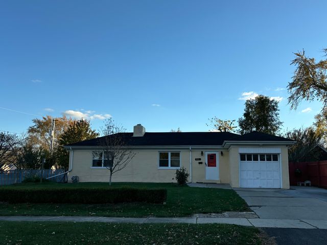 $189,900 | 336 Country Club Road | Chicago Heights