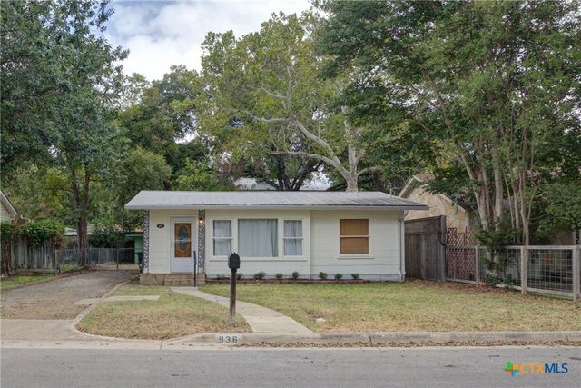 $1,800 | 936 Chicago Avenue | New Braunfels