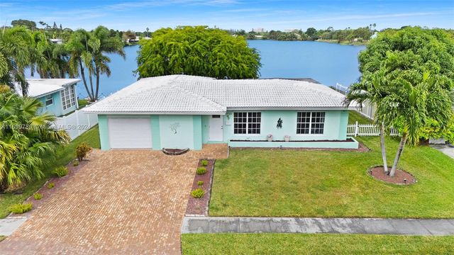 $659,000 | 1733 Northwest 39th Street | Royal Palm Isles