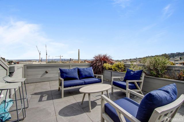 $899,000 | 1947 Oakdale Avenue, Unit 2 | Silver Terrace