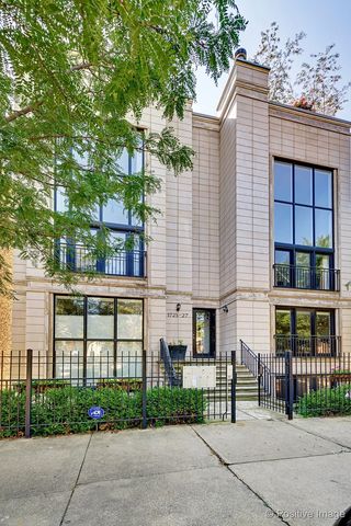 $950,000 | 1727 West Pierce Avenue, Unit 2 | Wicker Park