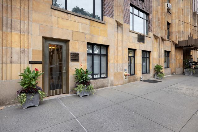 $1,200,000 | 55 Central Park West, Unit 1E | Upper West Side