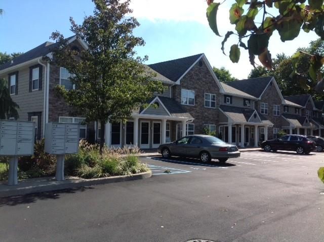 $2,890 | 276 Eastern Parkway, Unit 27601 | Farmingdale Village